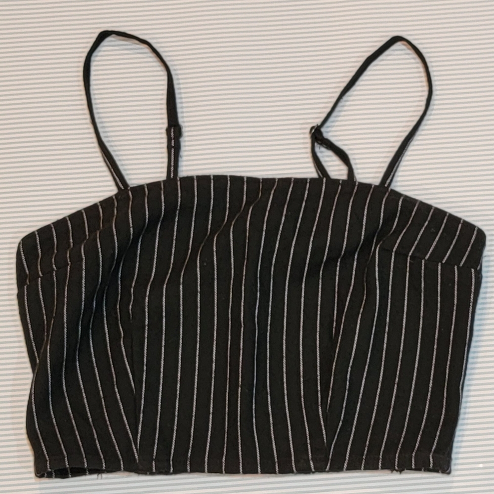 Hollister Dressy Cami w/ Adjustable Straps.  Black w/ Pinstripes Size XS